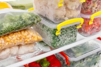 Alimentos congelados en el refrigerador